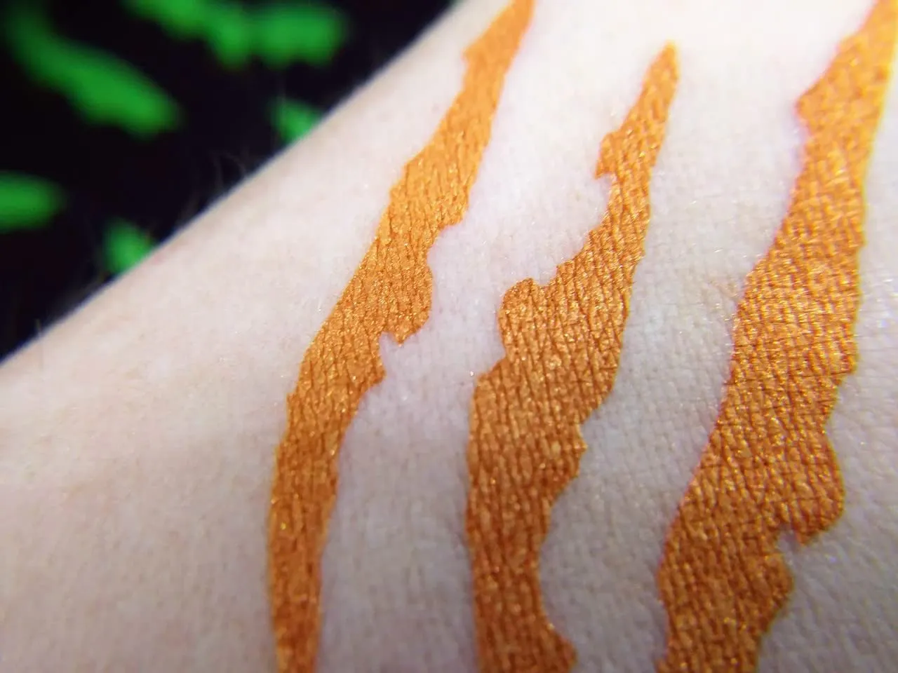 Apocalyptic Beauty Orange/Yellow Loose Eyeshadow for Cosplay - Indie Makeup - 100% vegan & cruelty-free beauty products inspired by horror, pop culture, and the absurd (Metallic Orange)