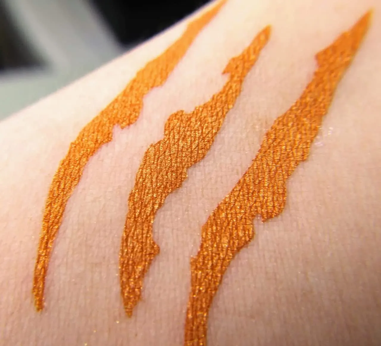 Apocalyptic Beauty Orange/Yellow Loose Eyeshadow for Cosplay - Indie Makeup - 100% vegan & cruelty-free beauty products inspired by horror, pop culture, and the absurd (Metallic Orange)