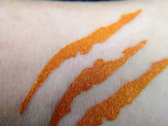 Apocalyptic Beauty Orange/Yellow Loose Eyeshadow for Cosplay - Indie Makeup - 100% vegan & cruelty-free beauty products inspired by horror, pop culture, and the absurd (Metallic Orange)