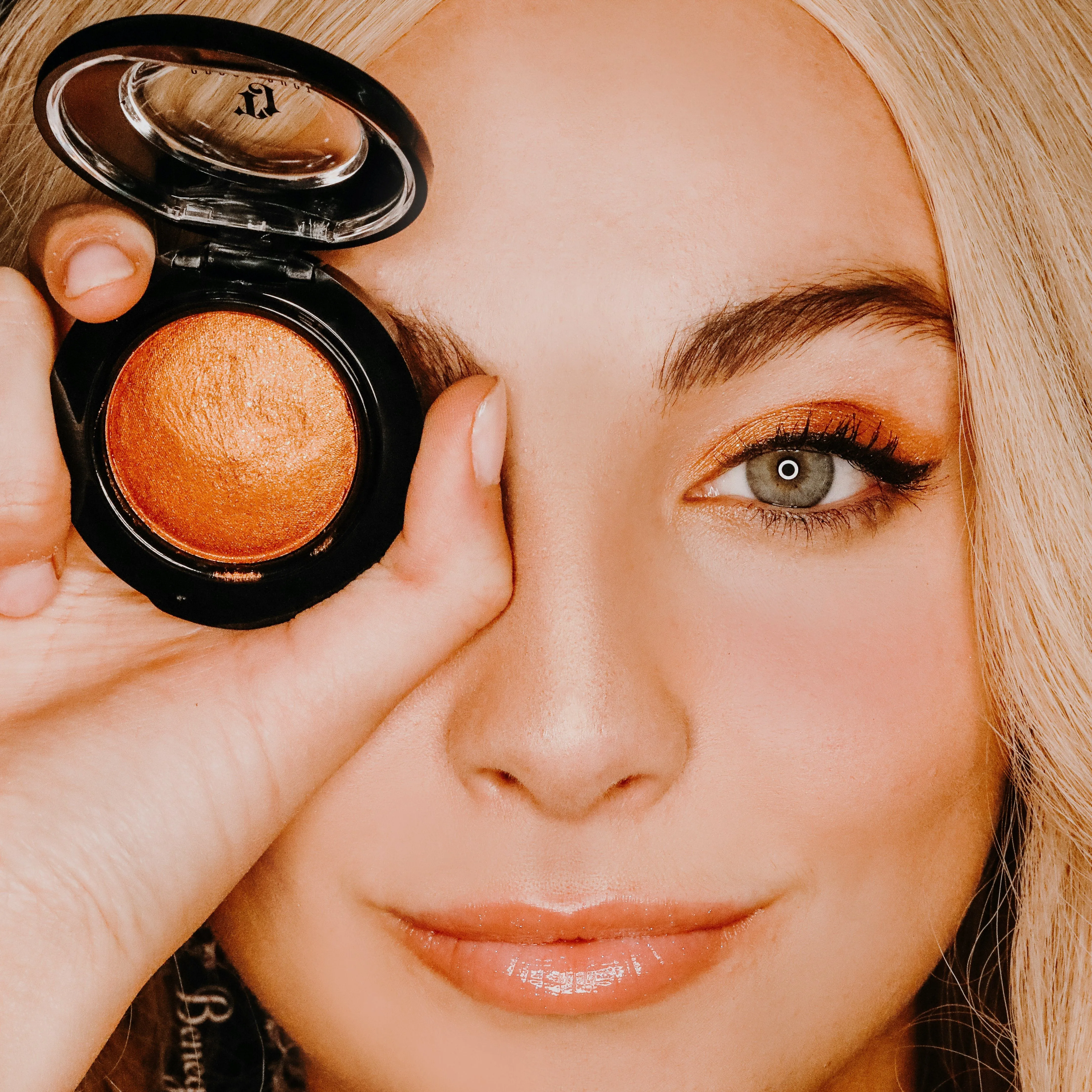 Born in a UFO Eyeshadow