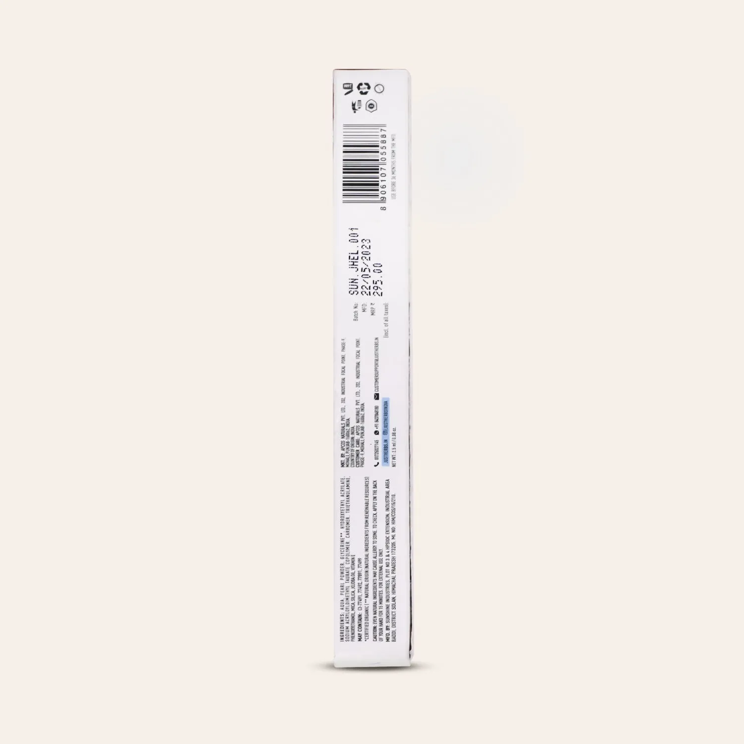 Herb-Enriched Waterproof Eyeliner with Jojoba Oil & Vitamin E