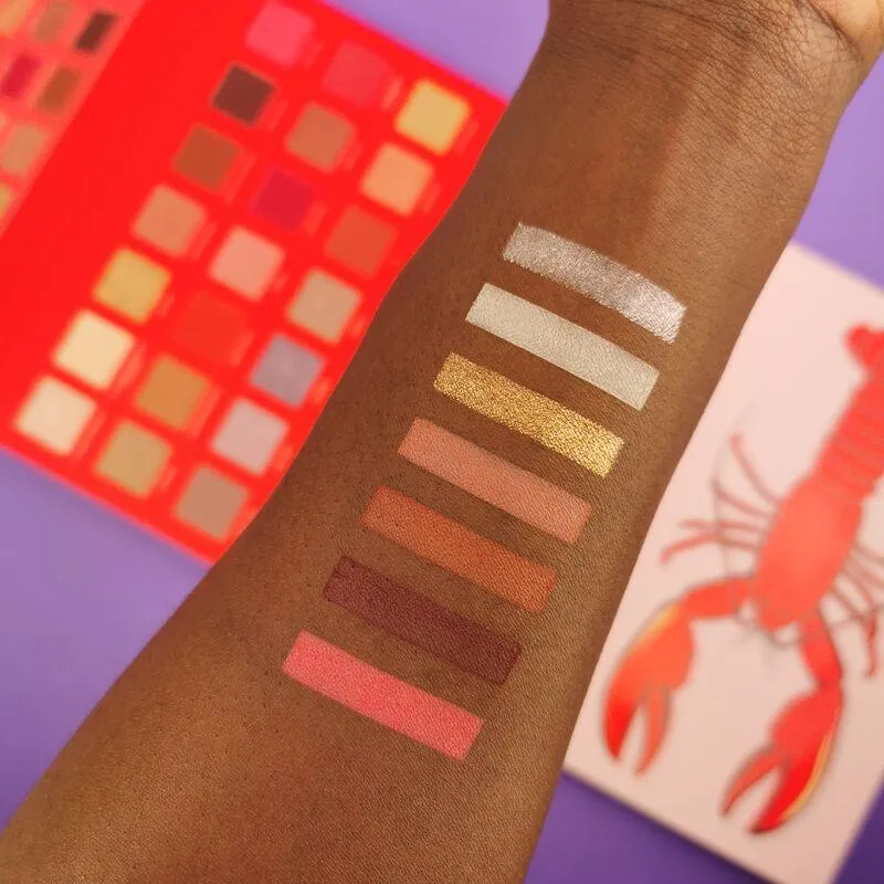 MAKEUP REVOLUTION X Friends He’s Her Lobster Eyeshadow Palette