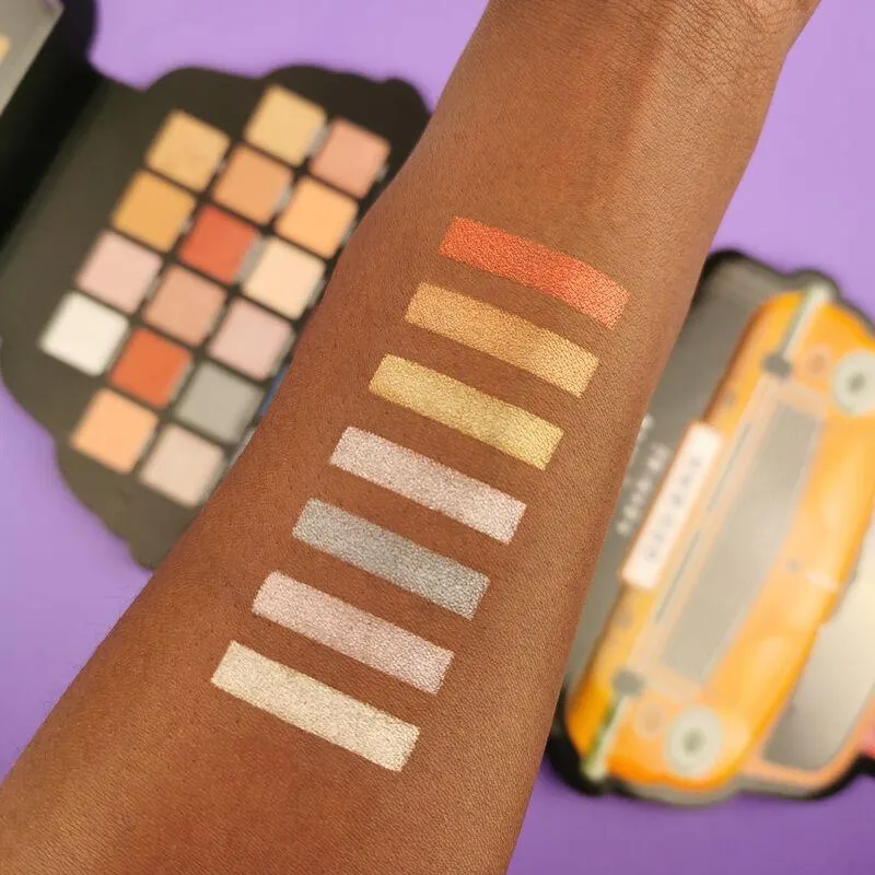 MAKEUP REVOLUTION X Friends Take A Drive Eyeshadow Palette