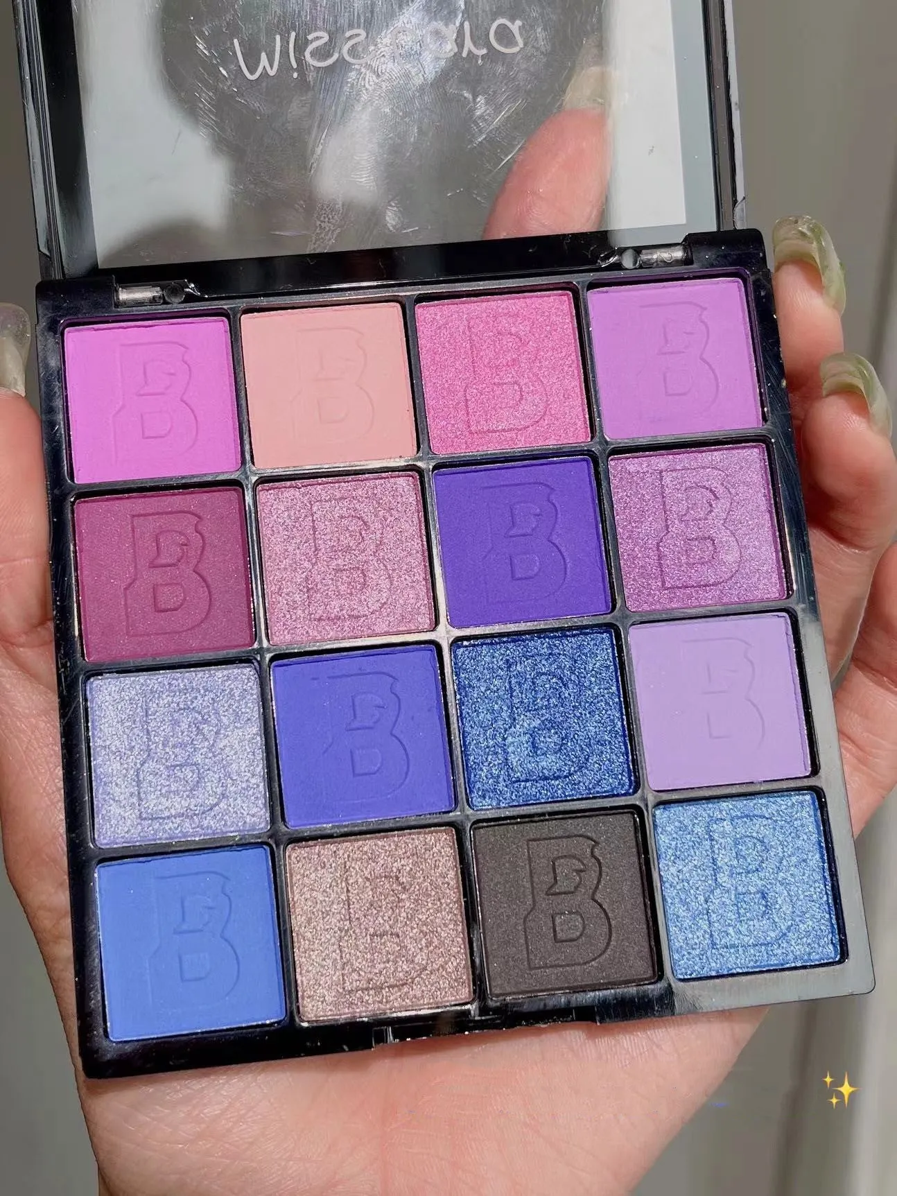 Multicolor Eyeshadow Palette  KF82963